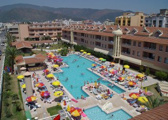 Midpoint Club & Suites